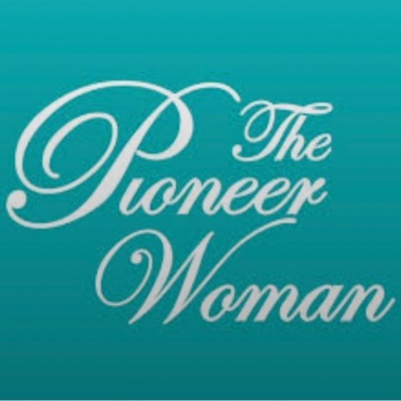 2022 ♥️ New Pioneer Woman Kitchen Christmas Ornament Bundle, Set of 3 - Picture 4 of 5